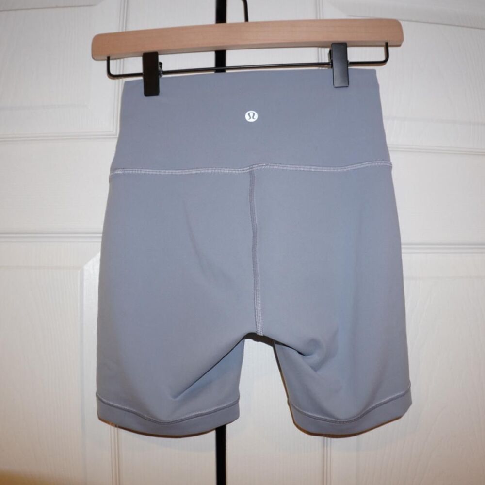 Lululemon Women's Grey and Blue Shorts